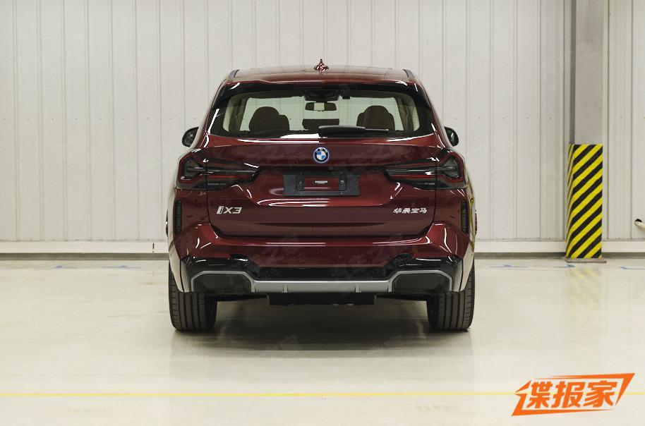 BMW iX3 2022 kh&ocirc;ng hề c&oacute; ống xả