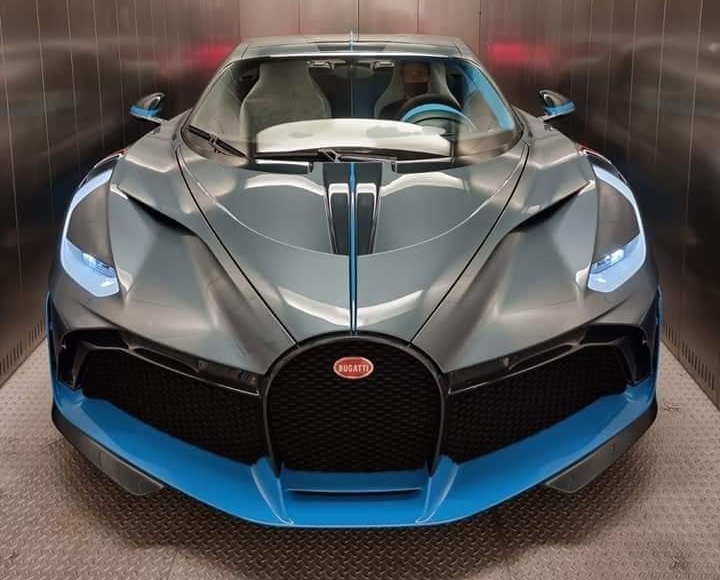 Những hình ảnh của Bugatti Divo mới đến Malaysia Những hình ảnh của Bugatti Divo mới đến Malaysia
