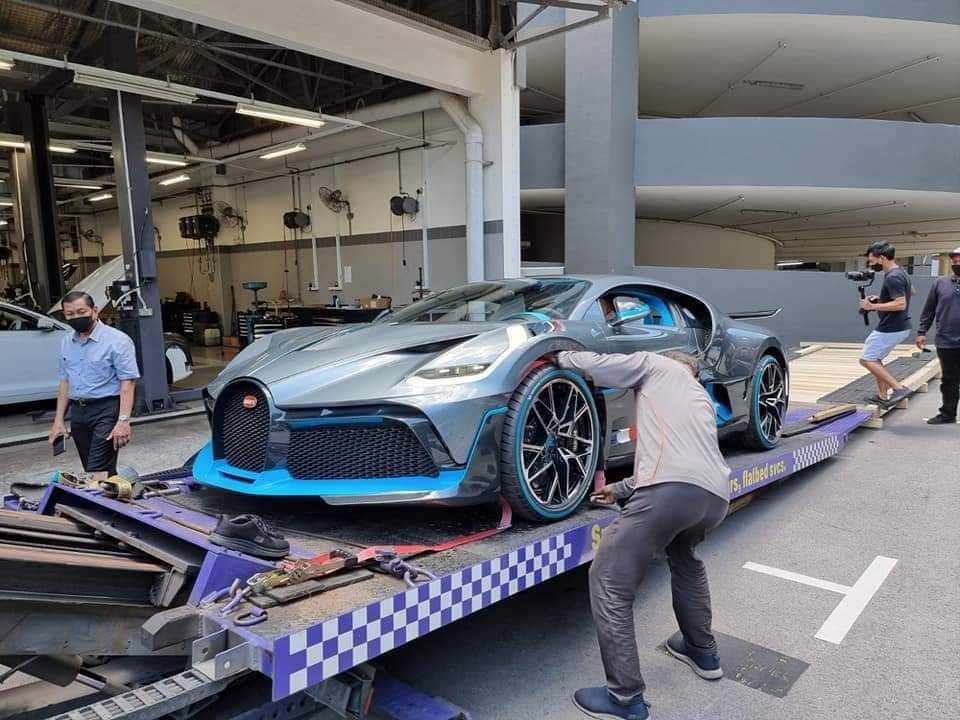 Hiện chiếc siêu xe Bugatti Divo đã về đến Malaysia Hiện chiếc siêu xe Bugatti Divo đã về đến Malaysia