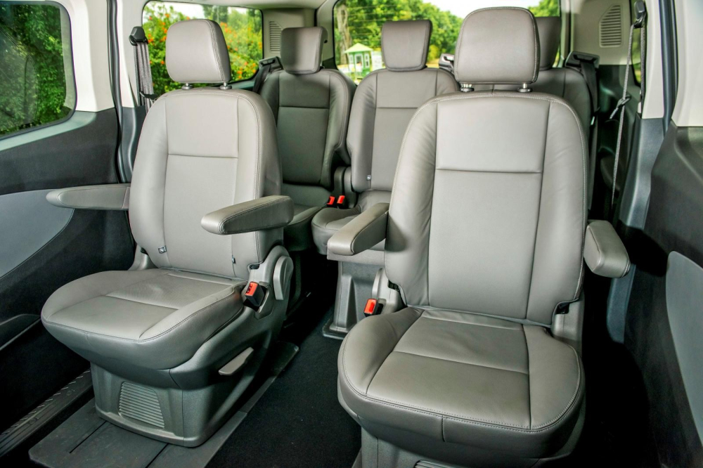 Nội thất của Ford Tourneo.