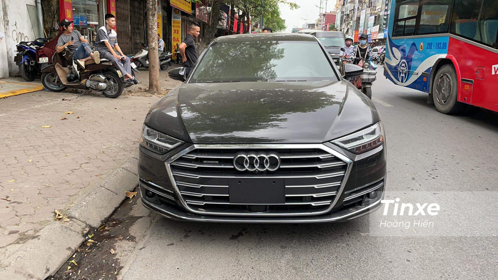 Chiếc xe Audi A8L 2021 bất ngờ xuất hiện tại Việt Nam. Chiếc xe Audi A8L 2021 bất ngờ xuất hiện tại Việt Nam.