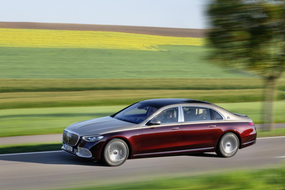 Mercedes-Maybach S680 2022 tăng tốc từ 0-96 km/h trong 4,4 gi&acirc;y