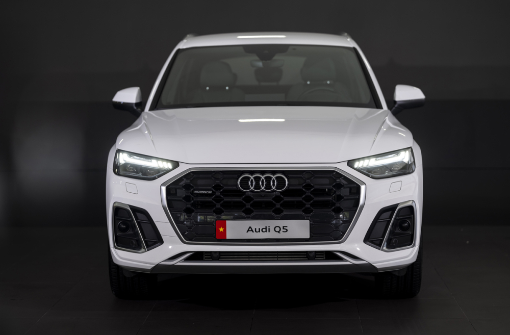 Audi Q5 2021 mang d&aacute;ng vẻ khoẻ khoắn v&agrave; bắt mắt hơn.