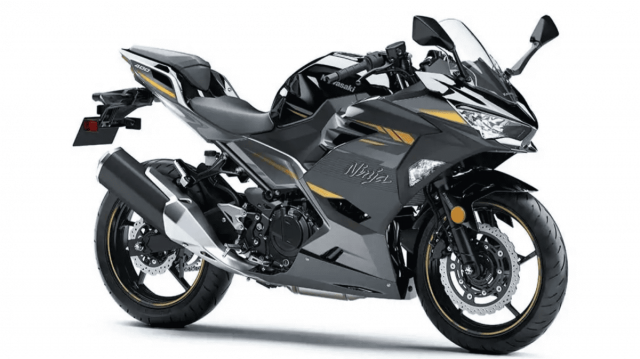 M&agrave;u x&aacute;m đen mới tr&ecirc;n Kawasaki Ninja 400 2021