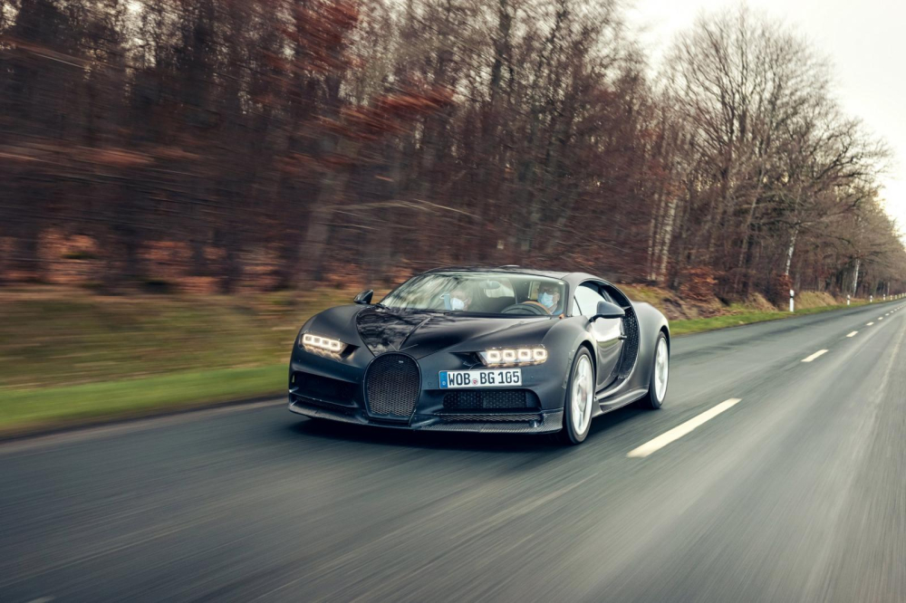 Si&ecirc;u xe Bugatti Chiron nguy&ecirc;n mẫu mang m&atilde; số 4-005