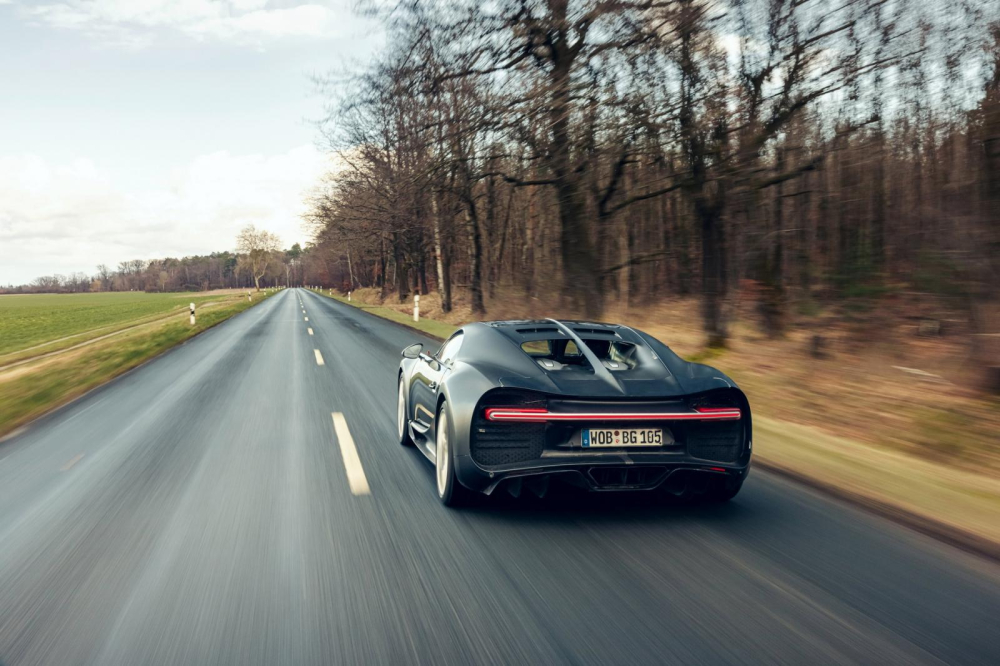 Chiếc xe n&agrave;y được d&ugrave;ng để thử nghiệm c&aacute;c t&iacute;nh năng sẽ &aacute;p dụng cho Bugatti Chiron b&aacute;n ra thị trường
