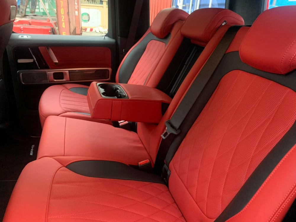 H&agrave;ng ghế sau của Mercedes-AMG G63