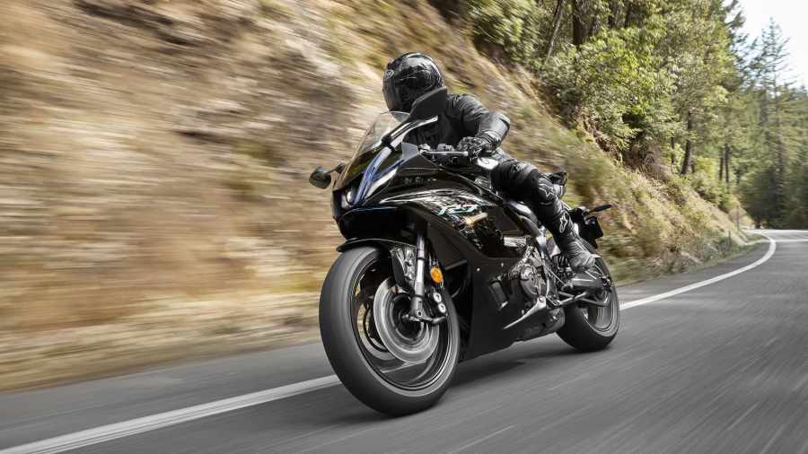 Yamaha R7 2021 chính thức ra mắt tại Châu Âu