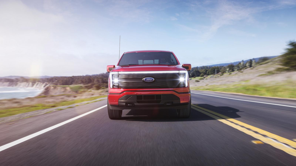 Ford F-150 Lightning 2022 được trang bị 2 m&ocirc;-tơ điện v&agrave; c&oacute; 2 t&ugrave;y chọn pin