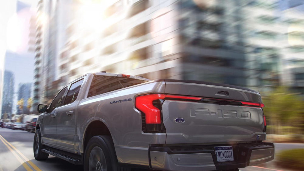 Đ&egrave;n hậu của Ford F-150 Lightning 2022