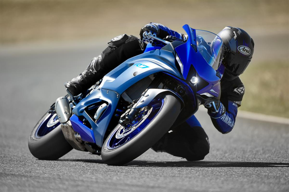 Yamaha R7 ra mắt với ngoại h&igrave;nh tuyệt đẹp, trang bị h&agrave;ng hiệu