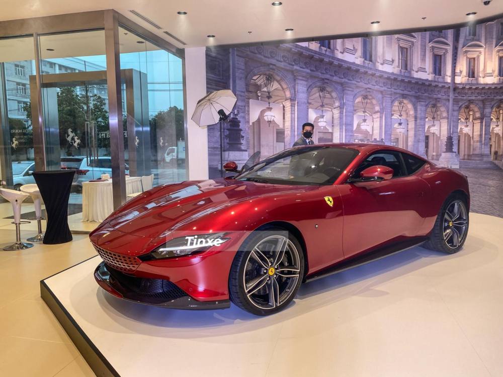 Siêu xe Ferrari Roma chính hãng có giá 20,7 tỷ đồng tại Việt Nam Siêu xe Ferrari Roma chính hãng có giá 20,7 tỷ đồng tại Việt Nam