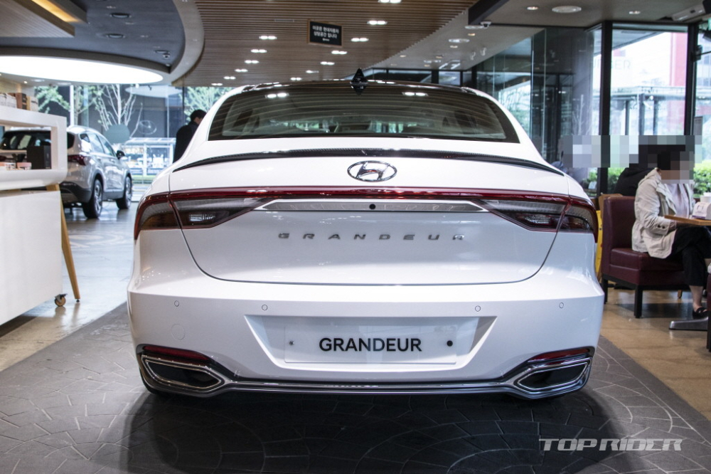 Hyundai Grandeur Le Blanc 2021 có gói LeBlanc Performance Package Hyundai Grandeur Le Blanc 2021 có gói LeBlanc Performance Package