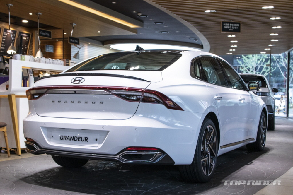 Cánh gió đuôi của Hyundai Grandeur Le Blanc 2021 Cánh gió đuôi của Hyundai Grandeur Le Blanc 2021