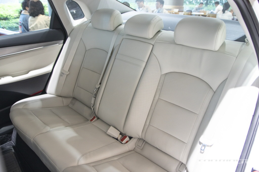 Hyundai Grandeur Le Blanc 2021 cạnh tranh với Kia K8 và Toyota Avalon Hyundai Grandeur Le Blanc 2021 cạnh tranh với Kia K8 và Toyota Avalon