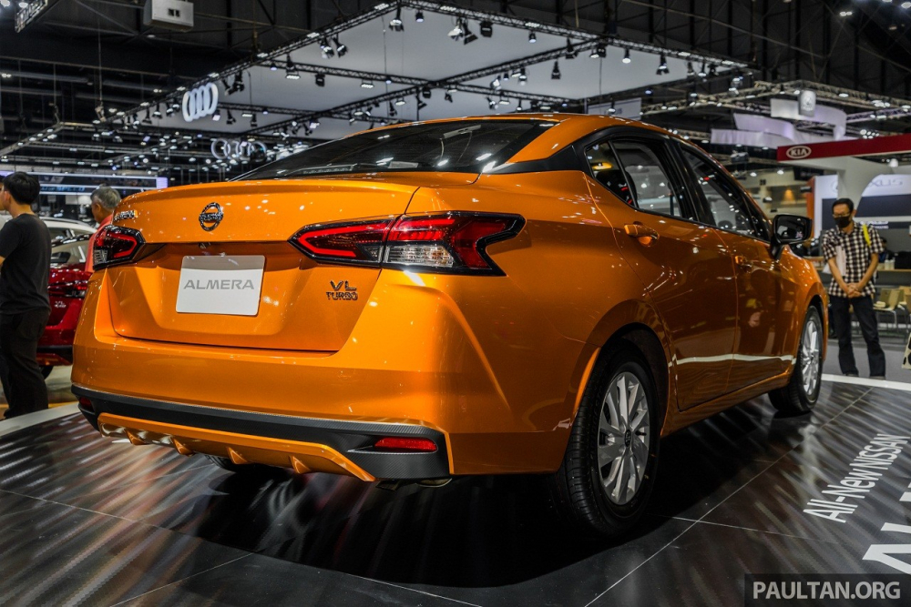 Tại thị trường quốc tế, bản cao cấp của Nissan Almera 2021 được trang bị hệ thống đ&egrave;n full LED c&ugrave;ng m&acirc;m hợp kim 15 inch.