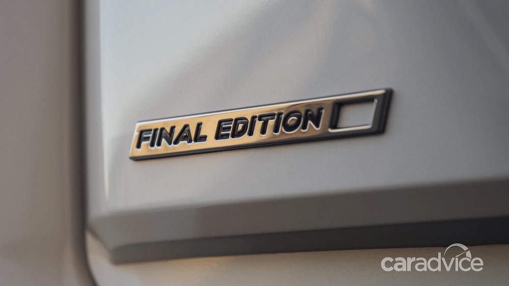 Logo Final Edition trên thân xe Logo Final Edition trên thân xe