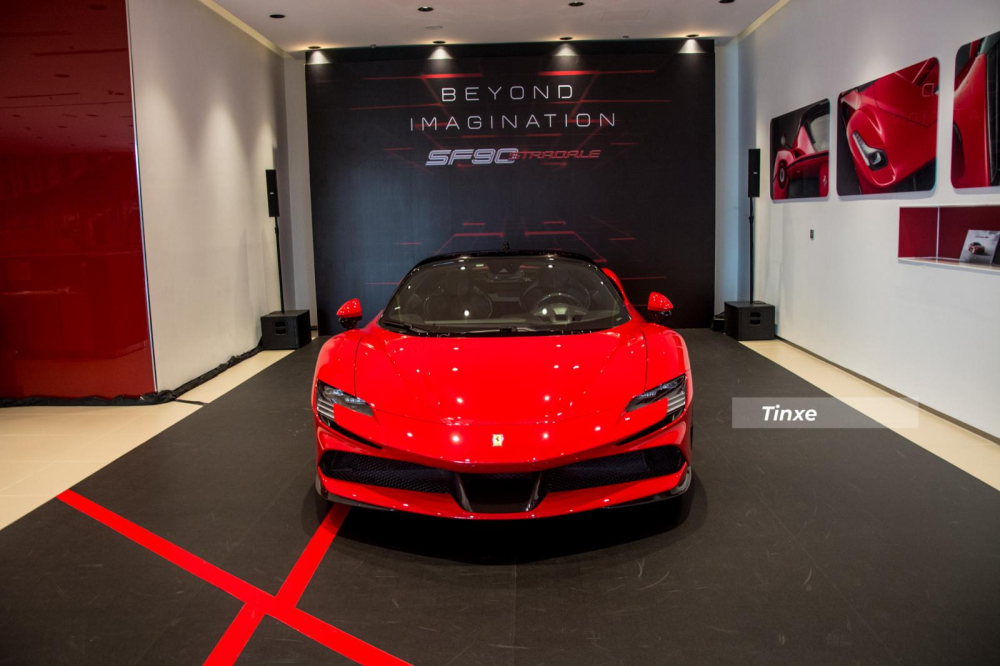 Siêu xe Ferrari SF90 Stradale chính hãng mới ra mắt tại Việt Nam Siêu xe Ferrari SF90 Stradale chính hãng mới ra mắt tại Việt Nam