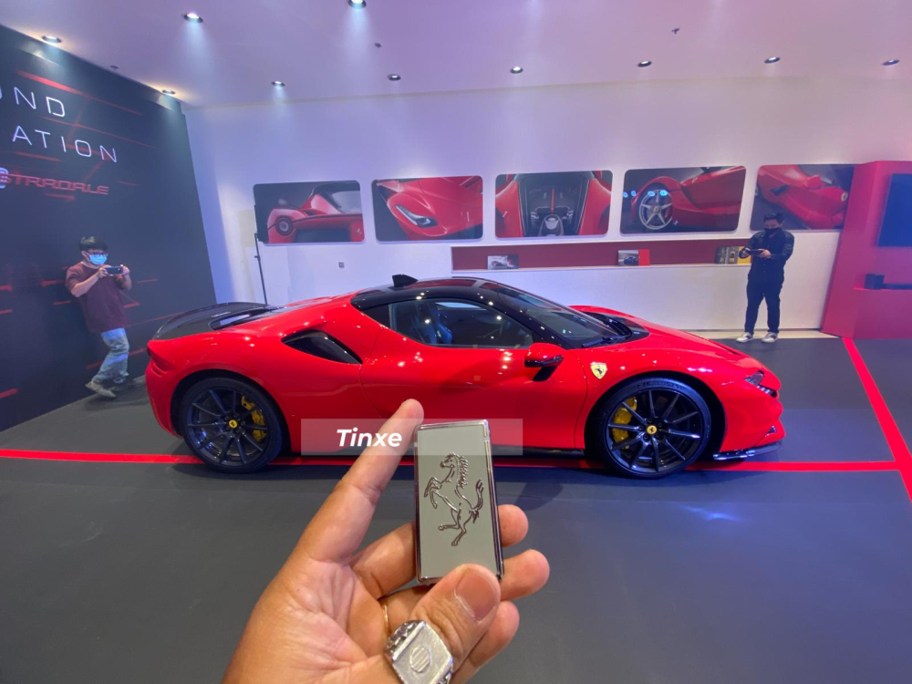 Để sở hữu siêu xe Ferrari SF90 Stradale chính hãng, các khách hàng Việt dự kiến bỏ ra số tiền 1,5 triệu đô la Để sở hữu siêu xe Ferrari SF90 Stradale chính hãng, các khách hàng Việt dự kiến bỏ ra số tiền 1,5 triệu đô la