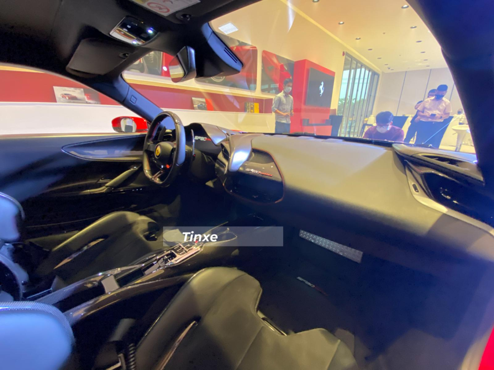 Nội thất siêu xe Ferrari SF90 Stradale chính hãng mới về nước theo diện tạm nhập tái xuất Nội thất siêu xe Ferrari SF90 Stradale chính hãng mới về nước theo diện tạm nhập tái xuất