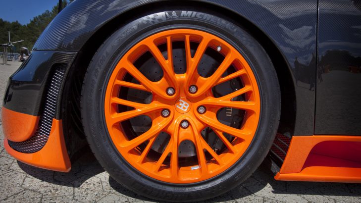 Lốp siêu xe Bugatti Veyron Lốp siêu xe Bugatti Veyron
