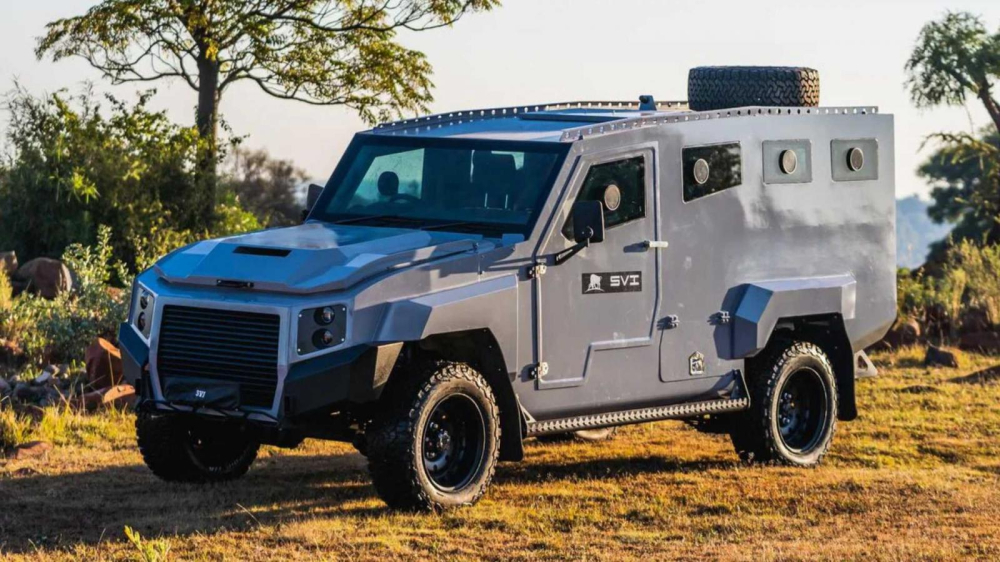 Phía trước của SVI Max 3 Troopy Phía trước của SVI Max 3 Troopy