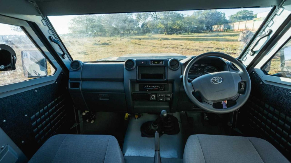 Khoang lái của SVI Max 3 Troopy Khoang lái của SVI Max 3 Troopy