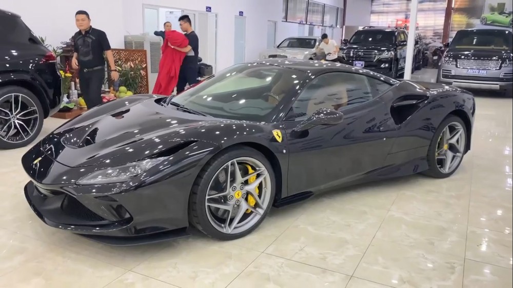  Si&ecirc;u xe Ferrari F8 Tributo mới về Việt Nam 