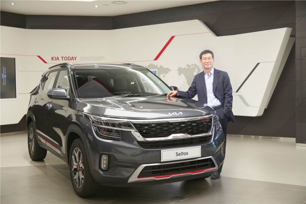 Kia Seltos 2021 với logo mới tại thị trường Ấn Độ