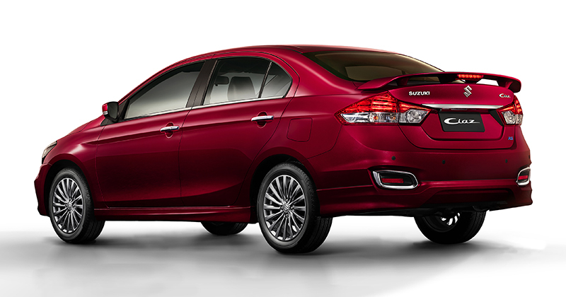 Suzuki Ciaz 2021 bản RS có cánh gió sau tích hợp đèn phanh thứ 3