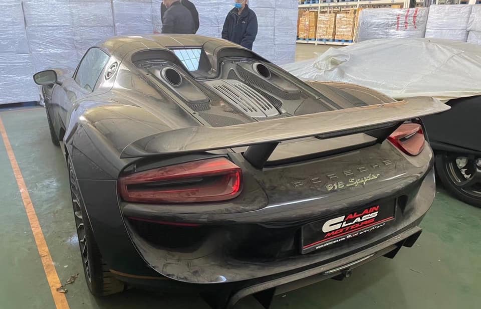 Chiếc siêu xe Porsche 918 Spyder này của đại lý Al Ain Class Motors từng đăng bán Chiếc siêu xe Porsche 918 Spyder này của đại lý Al Ain Class Motors từng đăng bán