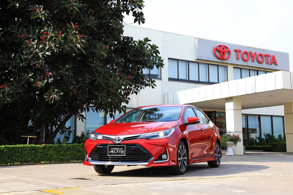 Sau khi giảm, giá bán khởi điểm thực tế của Toyota Corolla Altis chỉ cao hơn bản cao nhất của Toyota Vios 2021 đúng 30 triệu đồng.