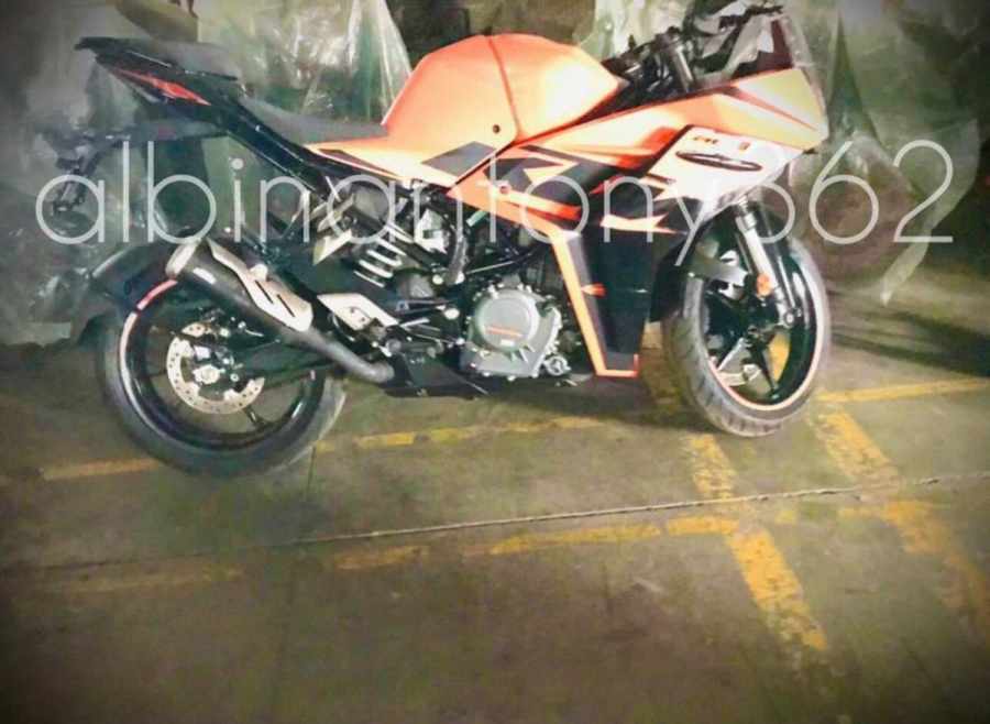 Hình ảnh được hé lộ về KTM RC390 2021 tại Ấn Độ