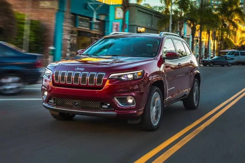 Gi&aacute; xe Jeep Cherokee