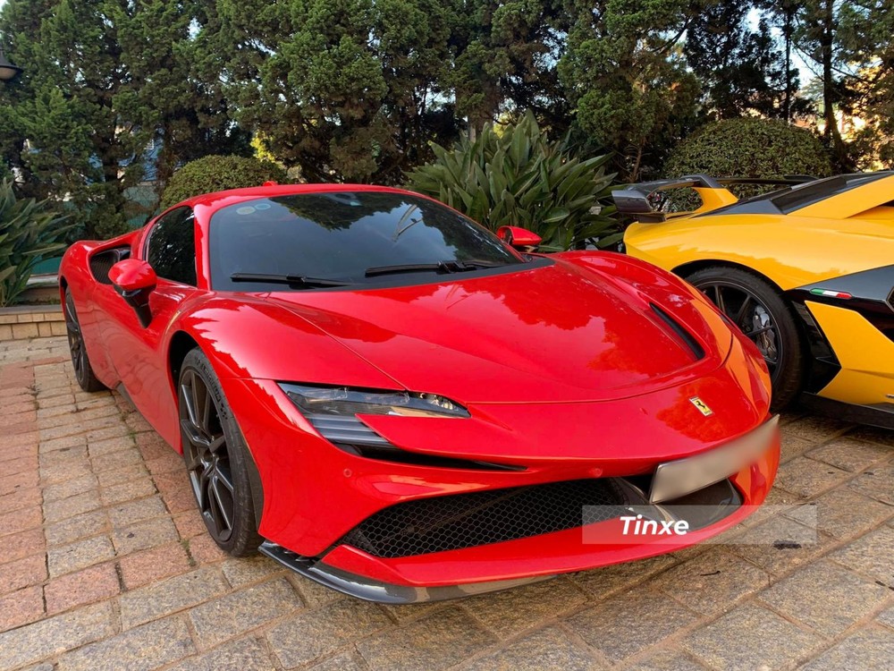 Si&ecirc;u xe Ferrari SF90 Stradale của người chơi lan đột biến Củ Chi