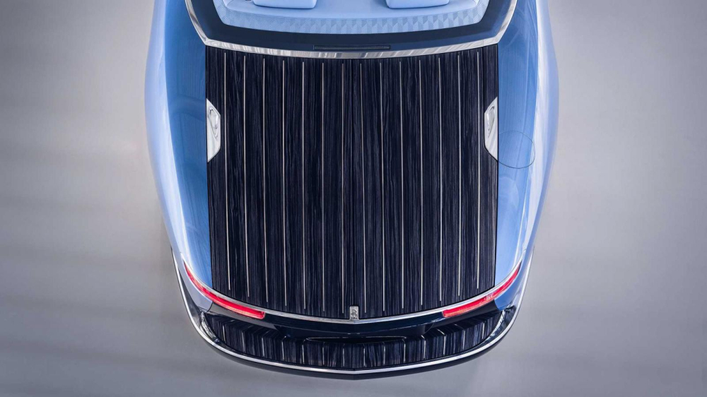 Khoang chứa đồ tr&ocirc;ng như boong t&agrave;u của Rolls-Royce Boat Tail