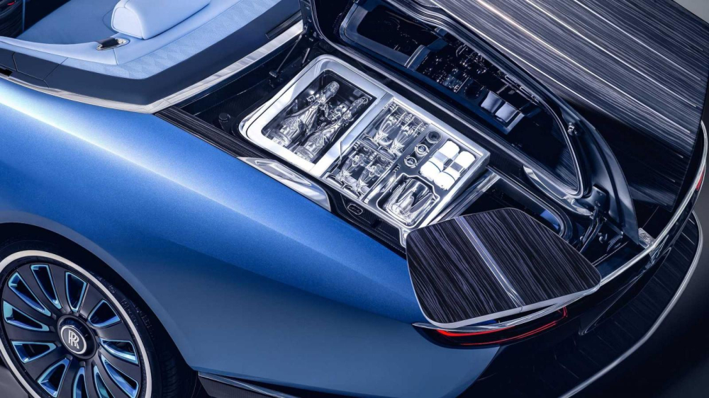Tủ lạnh chứa rượu champagne của Rolls-Royce Boat Tail