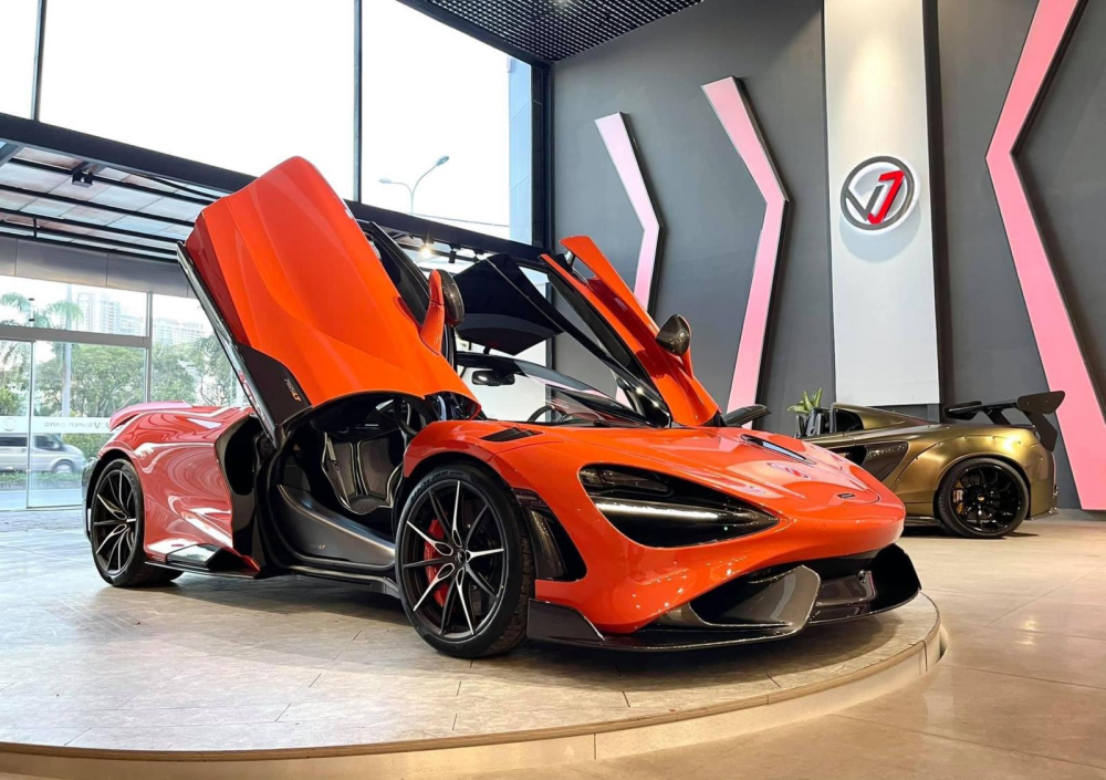 Siêu xe giới hạn McLaren 765LT thứ 3 mới về nước
