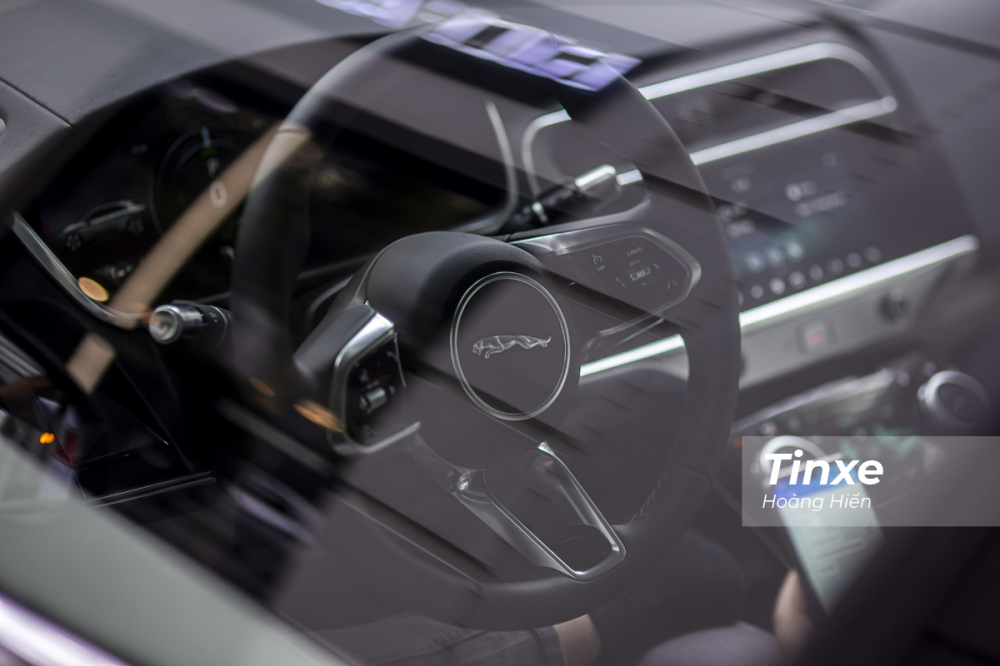 Kh&ocirc;ng gian nội thất của Jaguar i-Pace.