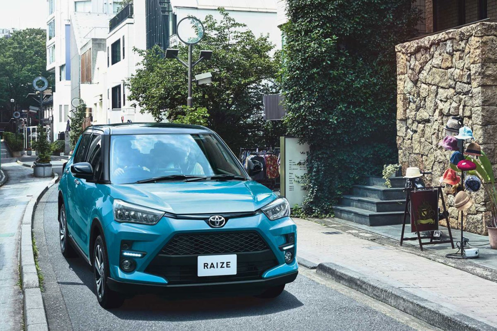 Toyota Raize có kích thước tổng thể là 3.995 x 1.620 x 1.695 mm (D x R x C).