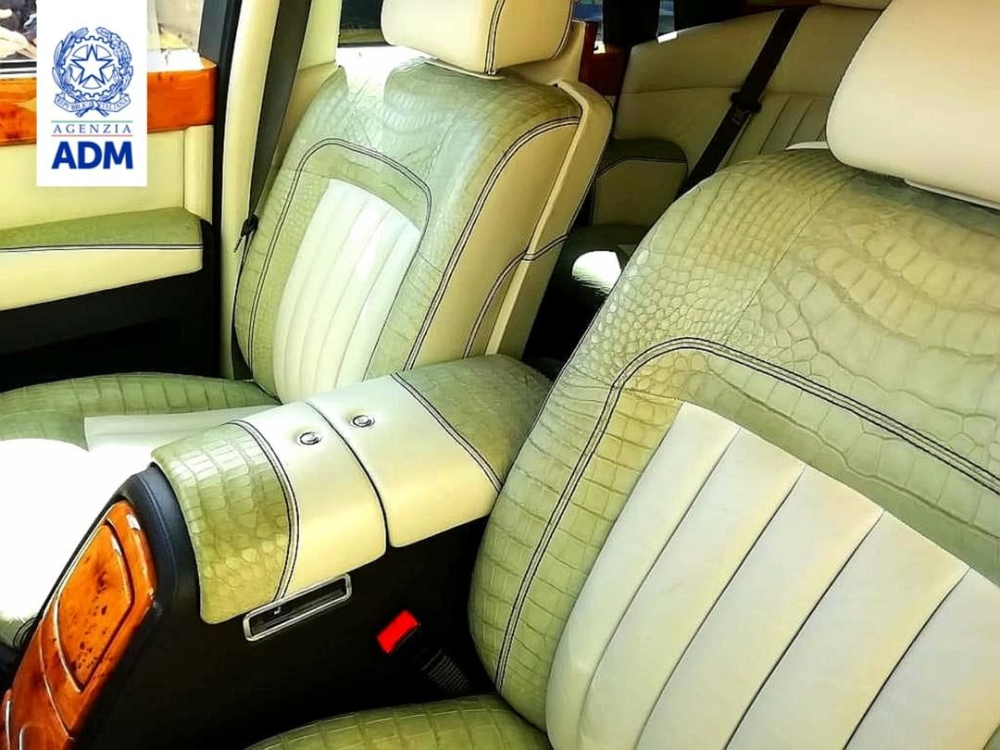 Nội thất chiếc Rolls-Royce Phantom bọc da cá sấu