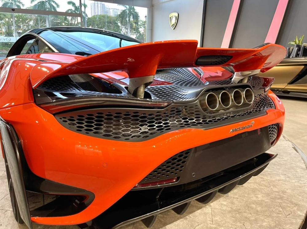 Thiết kế đuôi siêu xe McLaren 765LT