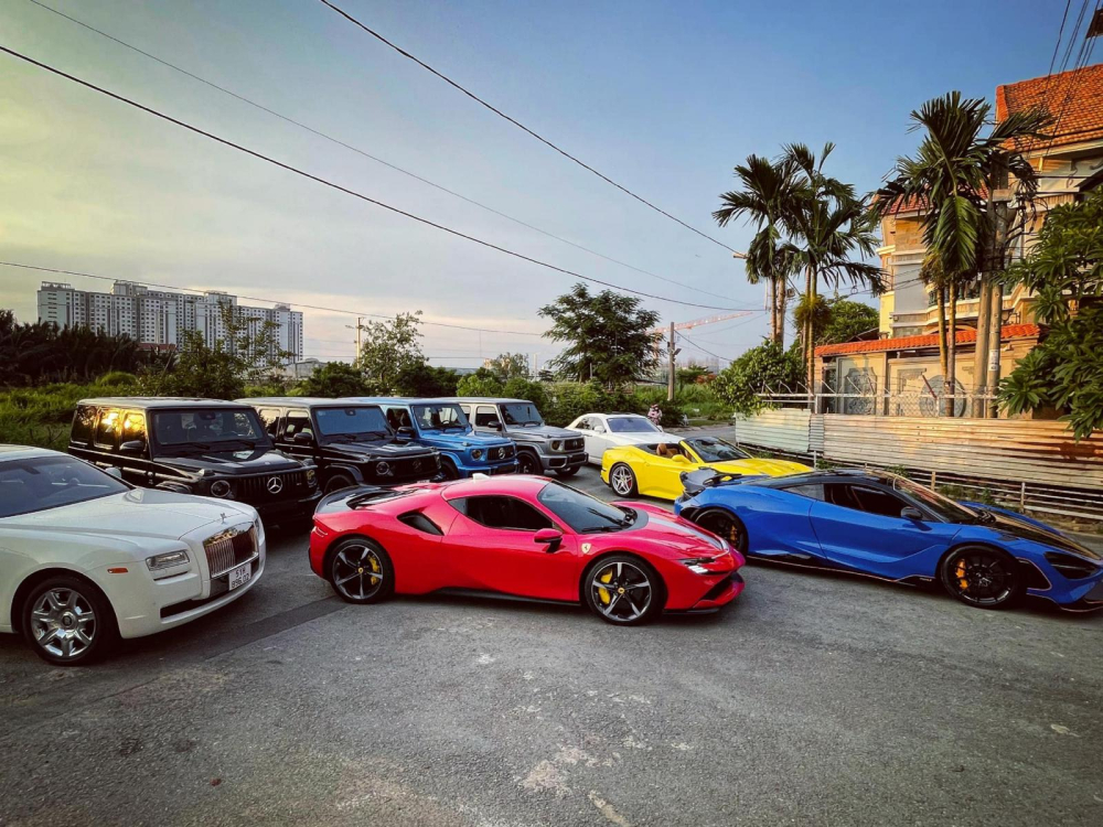 Tổng giá trị cho dàn siêu xe này ước tính hàng trăm tỷ đồng Tổng giá trị cho dàn siêu xe này ước tính hàng trăm tỷ đồng