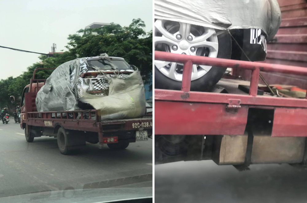 Chiếc Kia Sonet bị bắt gặp trên xe vận tải vào đầu tháng 4/2021 có la-zăng thô hơn, có lẽ thuộc phiên bản thấp.