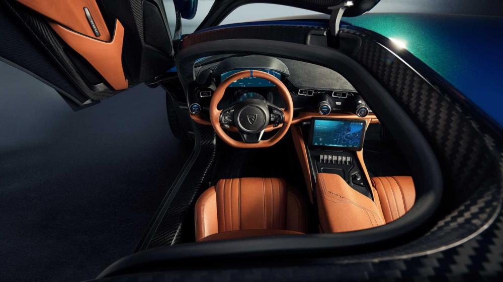 G&oacute;c nh&igrave;n kh&aacute;c v&agrave;o nội thất của Rimac Nevera