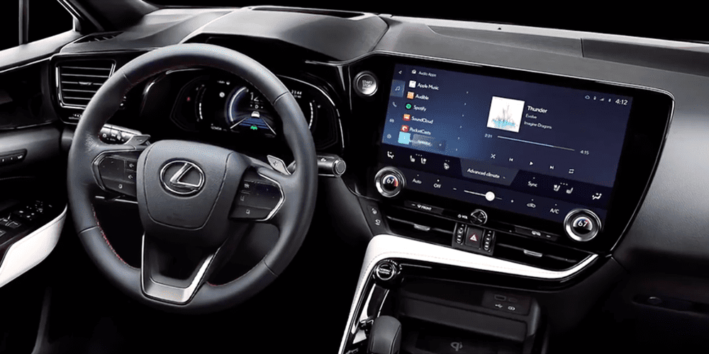 Màn hình trung tâm hướng về người lái của Lexus NX mới
