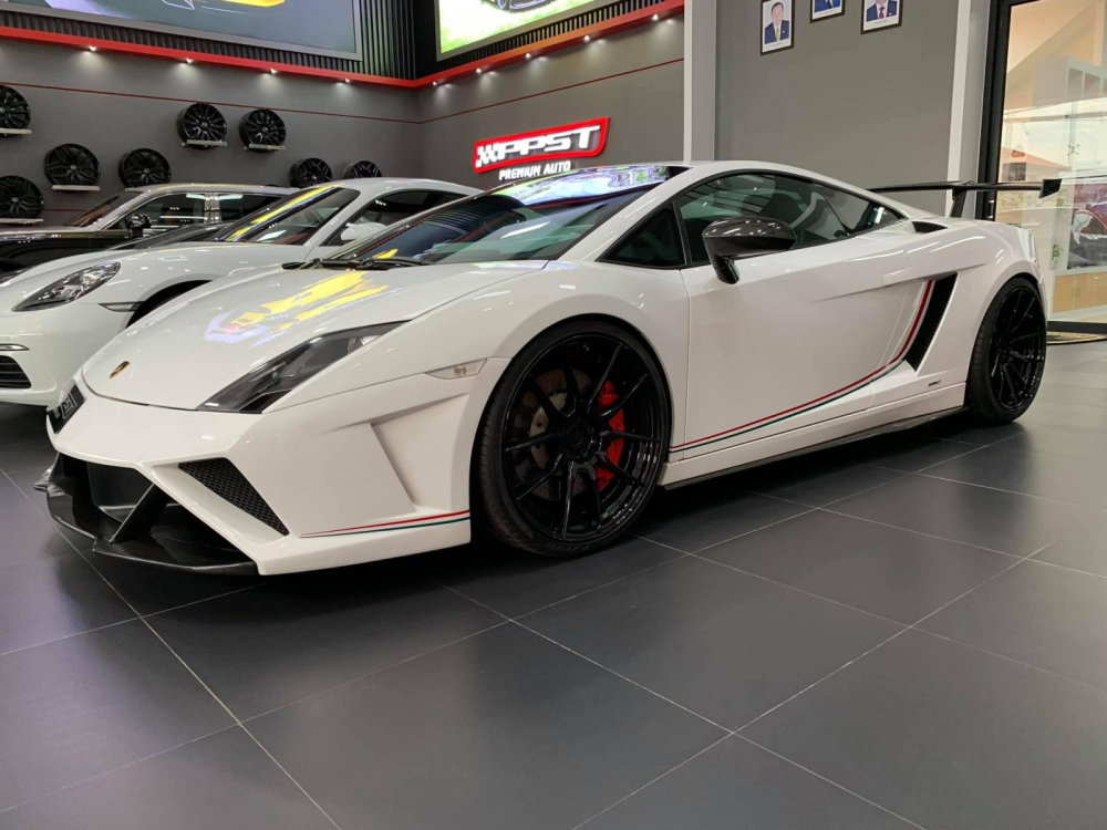 Chiếc si&ecirc;u xe Lamborghini Gallardo độ body kit bản giới hạn n&agrave;y đang lăn b&aacute;nh ở Việt Nam