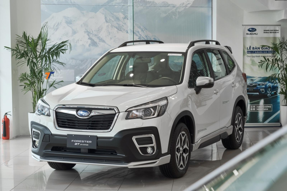 Subaru Forester i-L cùng gói phụ kiện GT Lite Edition.