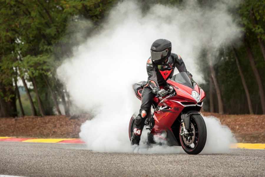 MV Agusta F4 từng là biểu tượng tốc độ của hãng xe Ý MV Agusta F4 từng là biểu tượng tốc độ của hãng xe Ý