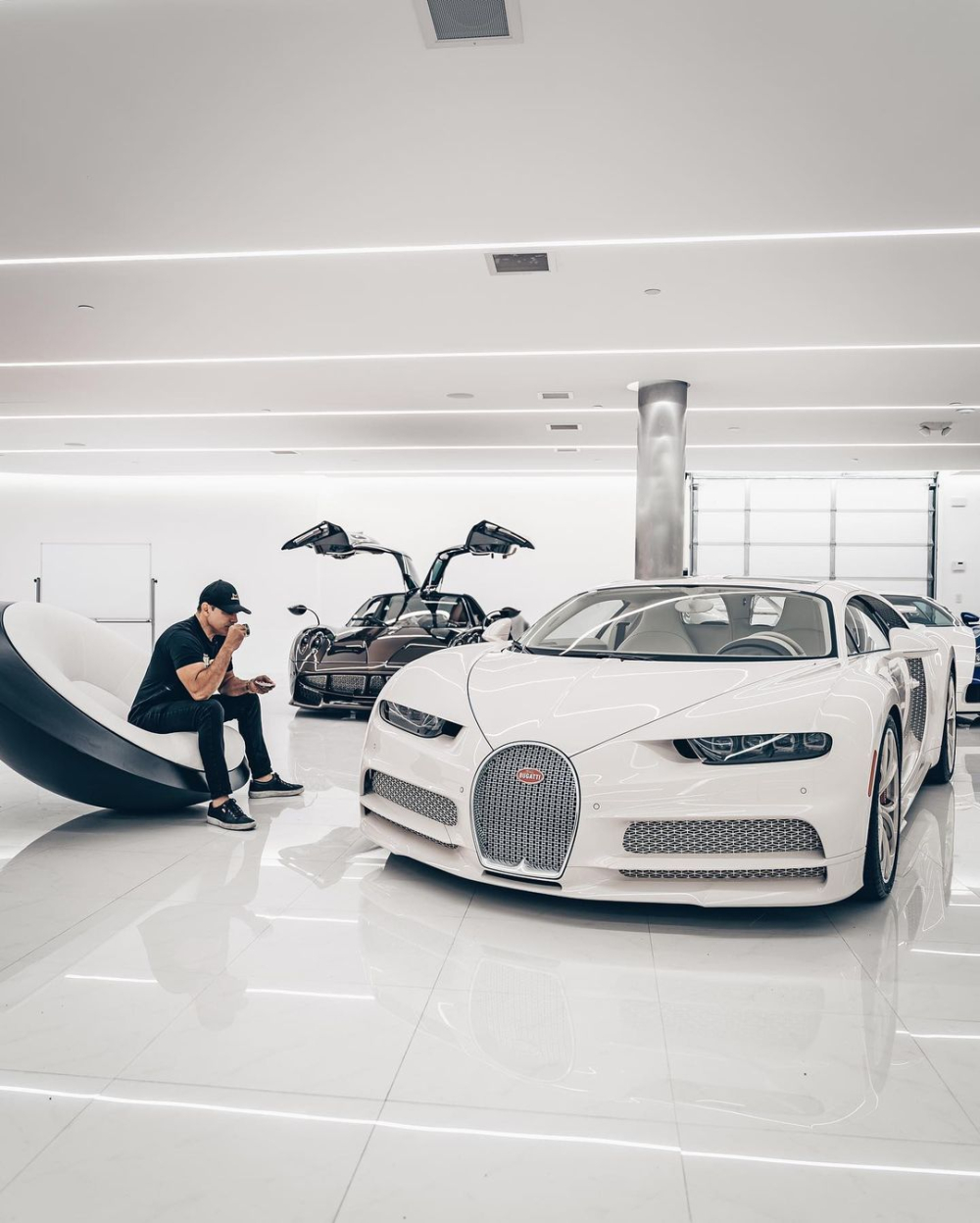 Cặp đôi Bugatti Chiron và Pagani Huayra phiên bản Hermes